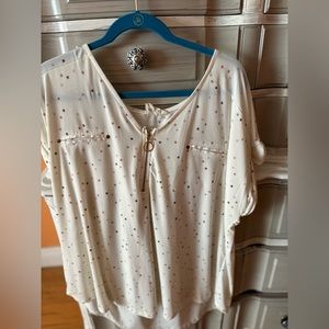 Gorgeous star top with pull zipper